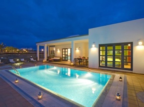 3 bedrooms villa at Playa Blanca 500 m away from the beach with private pool furnished terrace and wifi